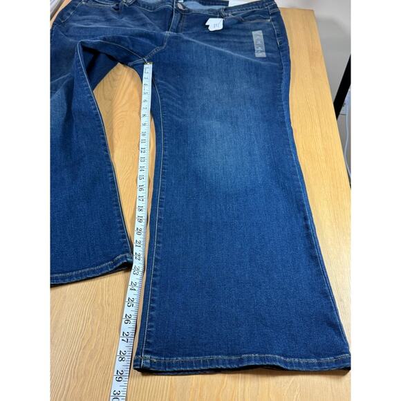 NWT Lane Bryant Signature Fit Bootcut Mid rise Size 26 Short dark wash - Picture 8 of 8